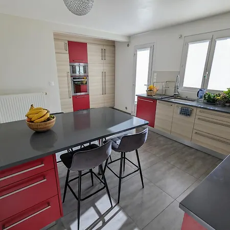 Проживание в семье Comfy - 15 Min Away