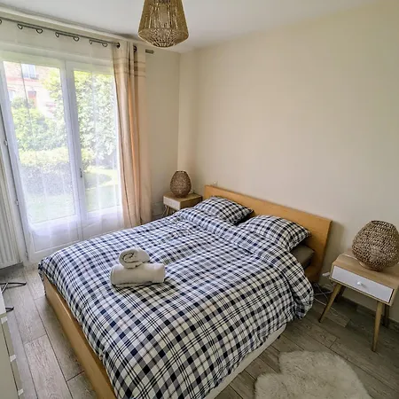 Comfy - 15 Min Away Homestay Saint-Germain-sur-Morin